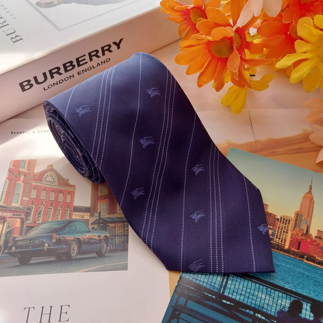 버버리 네이비 기마사 패턴 슬림 넥타이 8cm A+등급 K2553
 상품이미지3