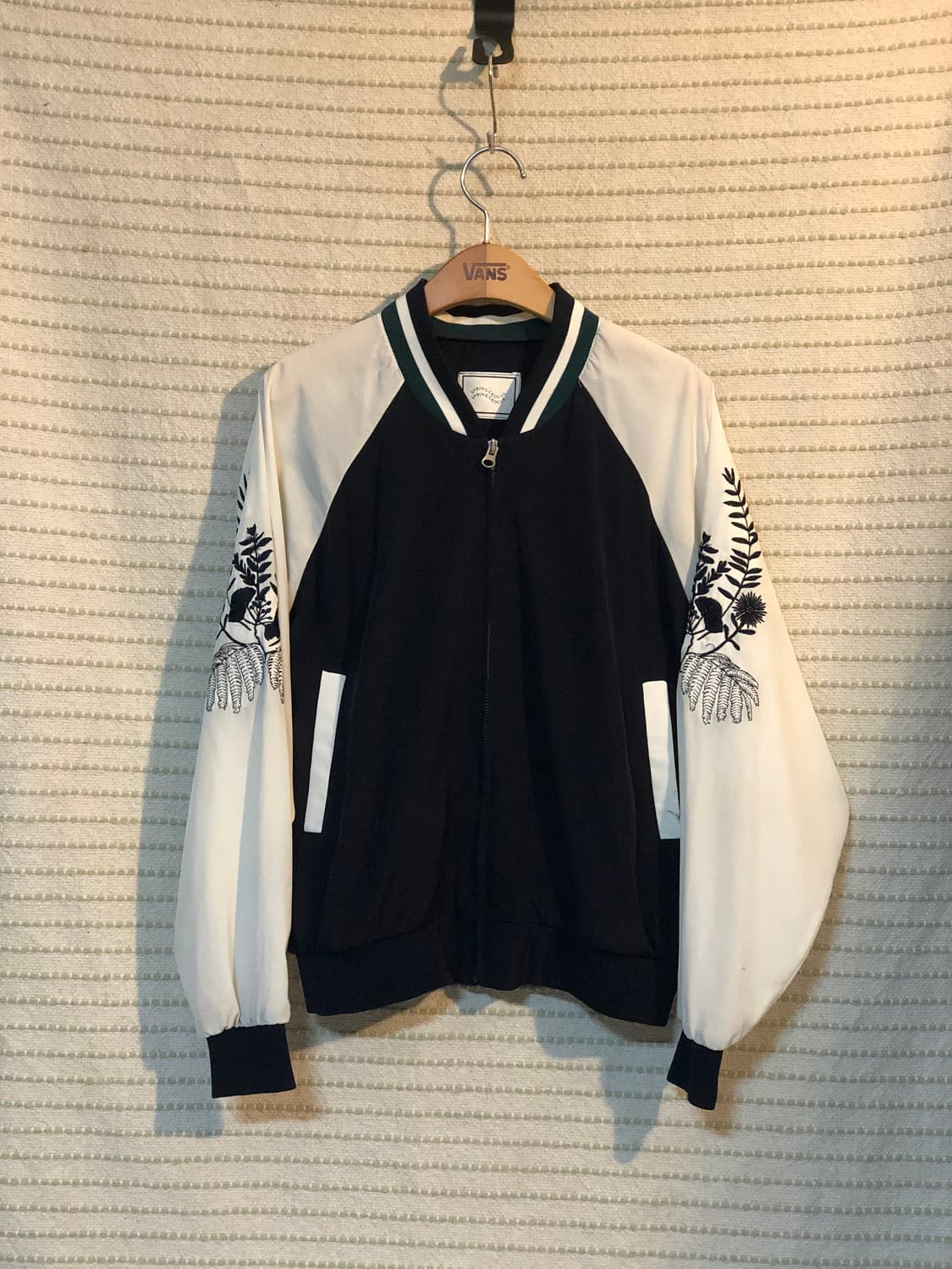 스프링 크로커스 플라워 자수 패턴 블루종 폴리 자켓 스카잔 상품이미지1