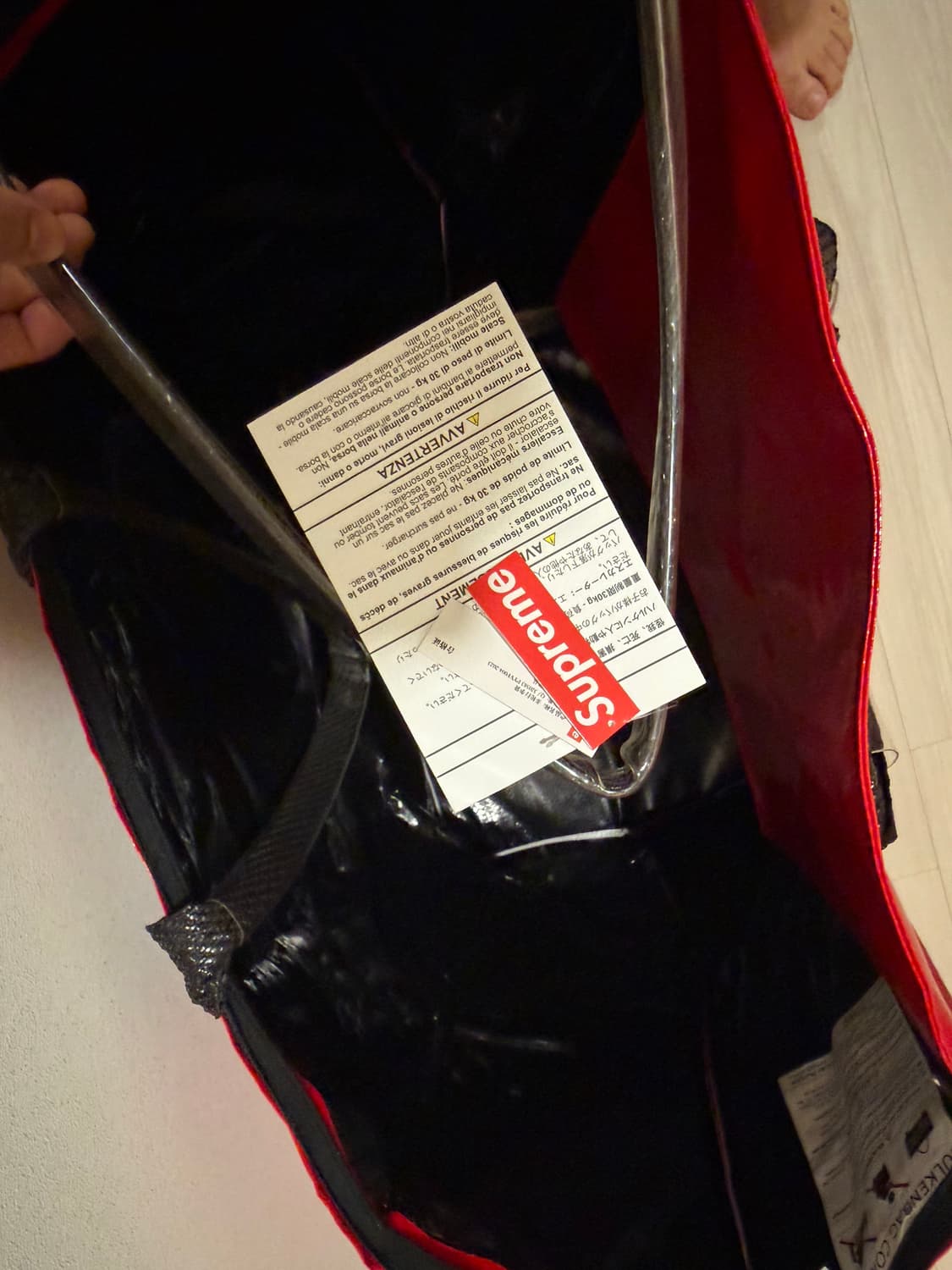 슈프림 x 헐켄 롤링 토트백 레드 - 24FW 상품이미지3