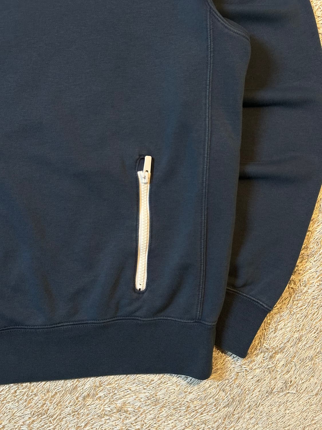 나이키 신형 센터로고 백지퍼 맨투맨 상품이미지4