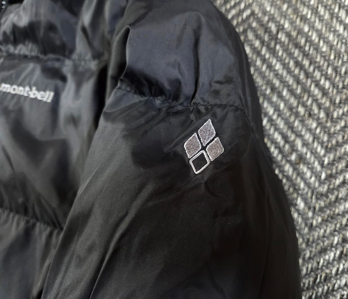 몽벨 mont-bell 블랙 리버시블 패딩 상품이미지7