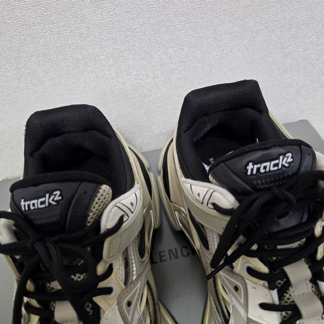 발렌시아가 트랙2 스니커즈 신발 45사이즈 290 295 판매 상품이미지3
