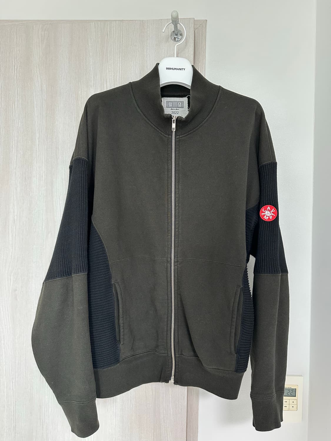 [L]카브엠트 와이드 립 컷 집업 상품이미지1