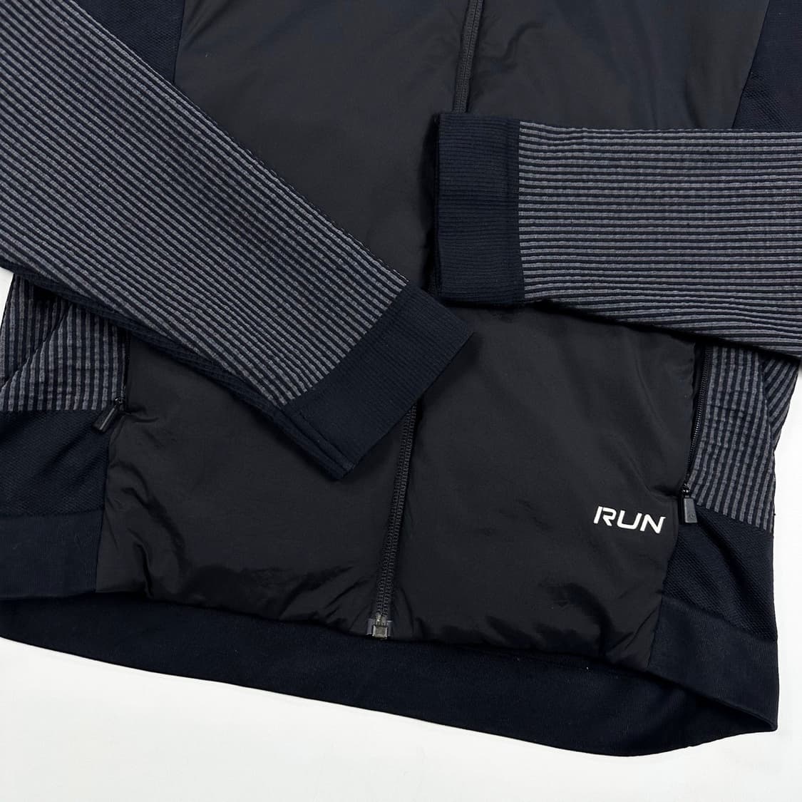 데상트 런닝 트레이닝 블랙 집업 자켓 (M) 상품이미지4