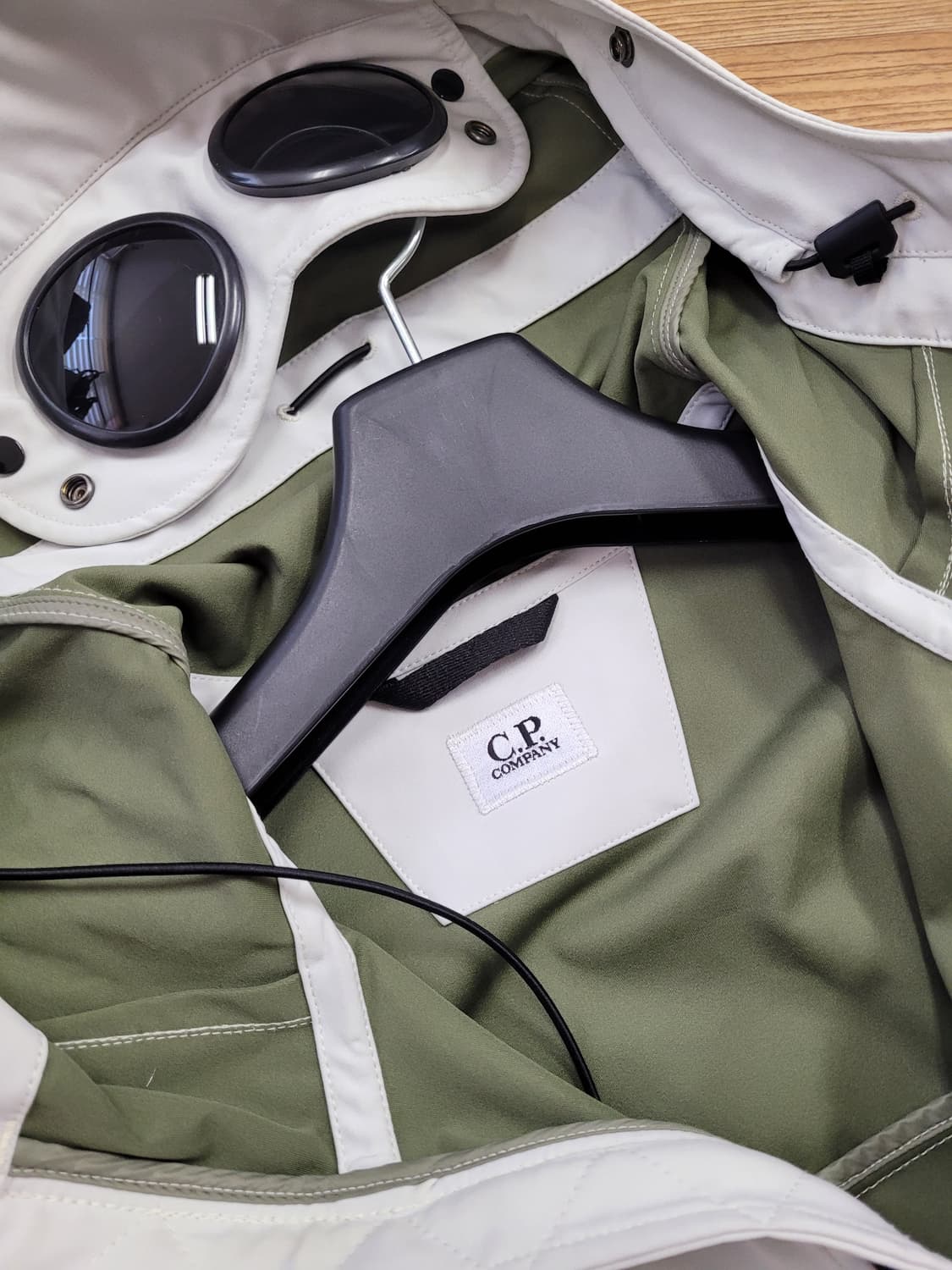 (46)씨피컴퍼니 소프트쉘 고글 자켓 상품이미지3