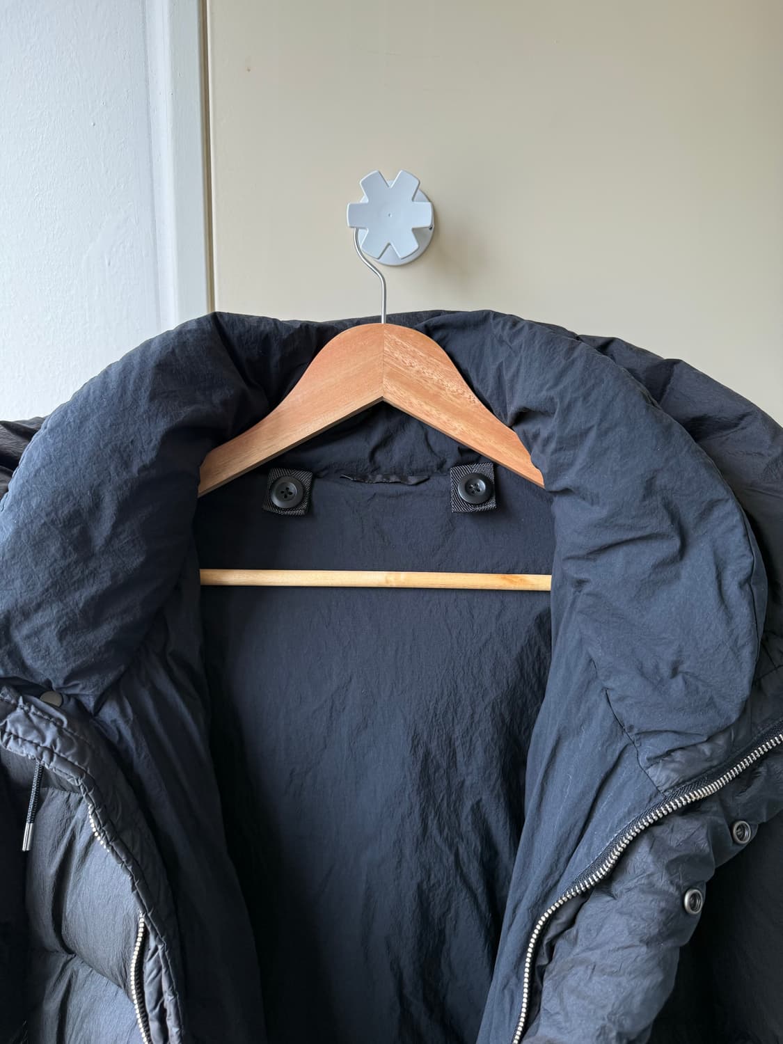 텐씨 알파인 다운 자켓 블랙 상품이미지4