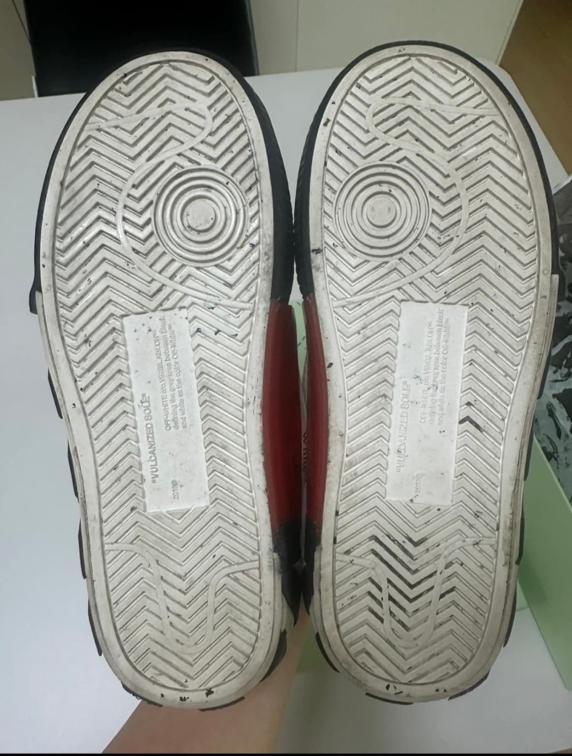 Off-White 로루 벌카나이즈 35 상품이미지4