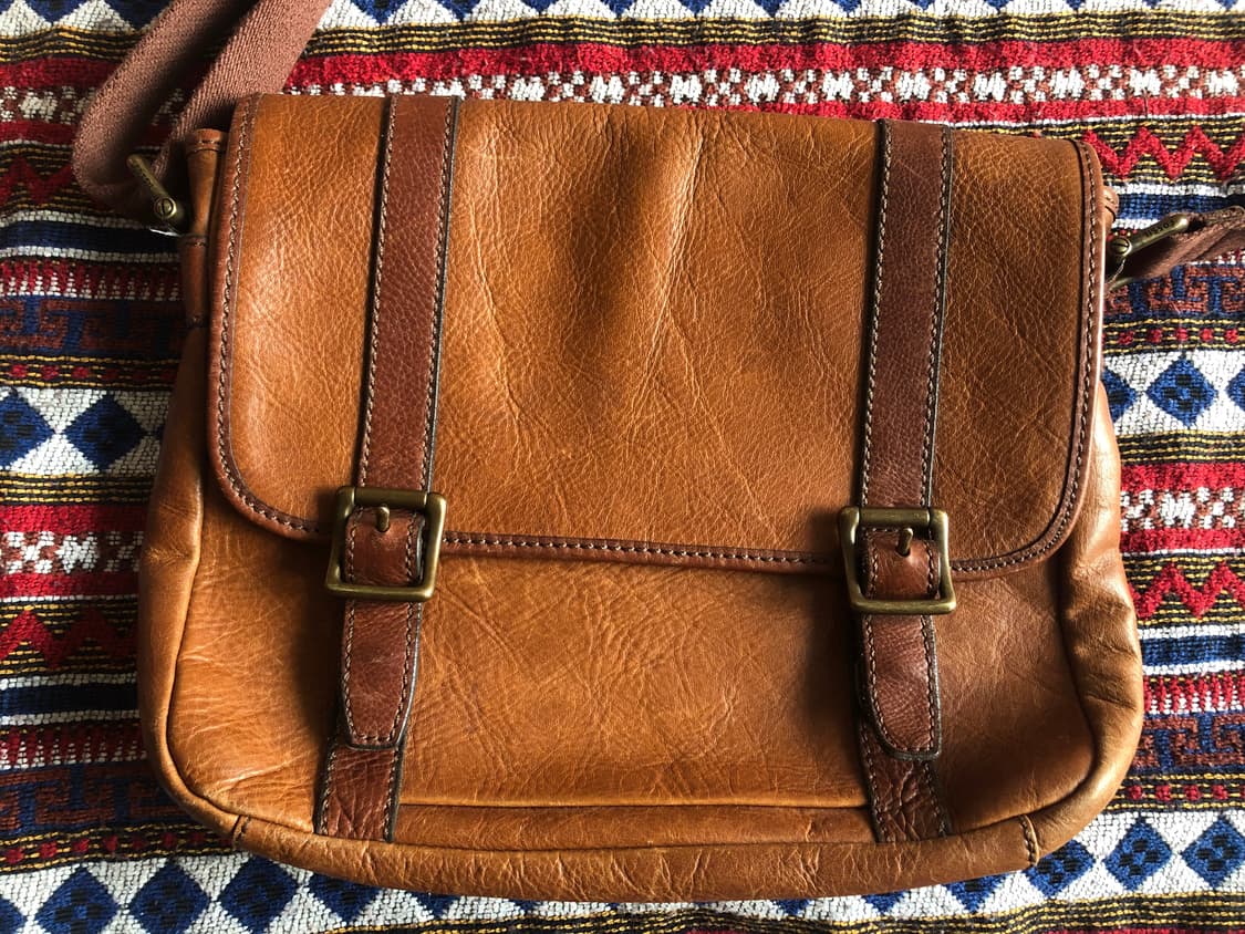 파슬 레더 크로스백 상품이미지3