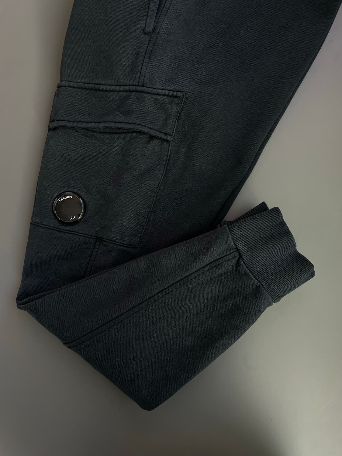 [M] CP컴퍼니 다이애그널 렌즈 플리스 조거 팬츠 상품이미지7