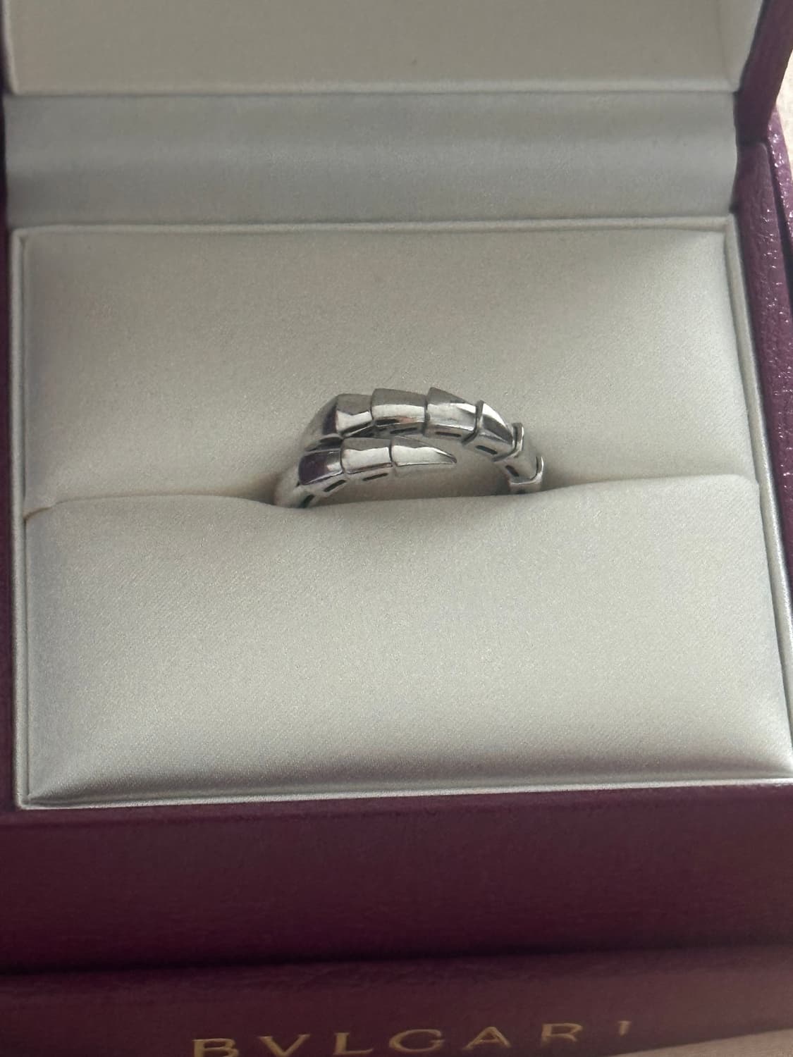 불가리 세르펜티 바이퍼 링 뱀반지 화이트골드 M사이즈 상품이미지2