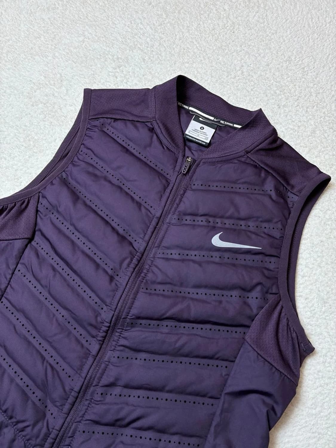 나이키 에어로로프트 800 여성용 러닝 베스트 PN6307 상품이미지2