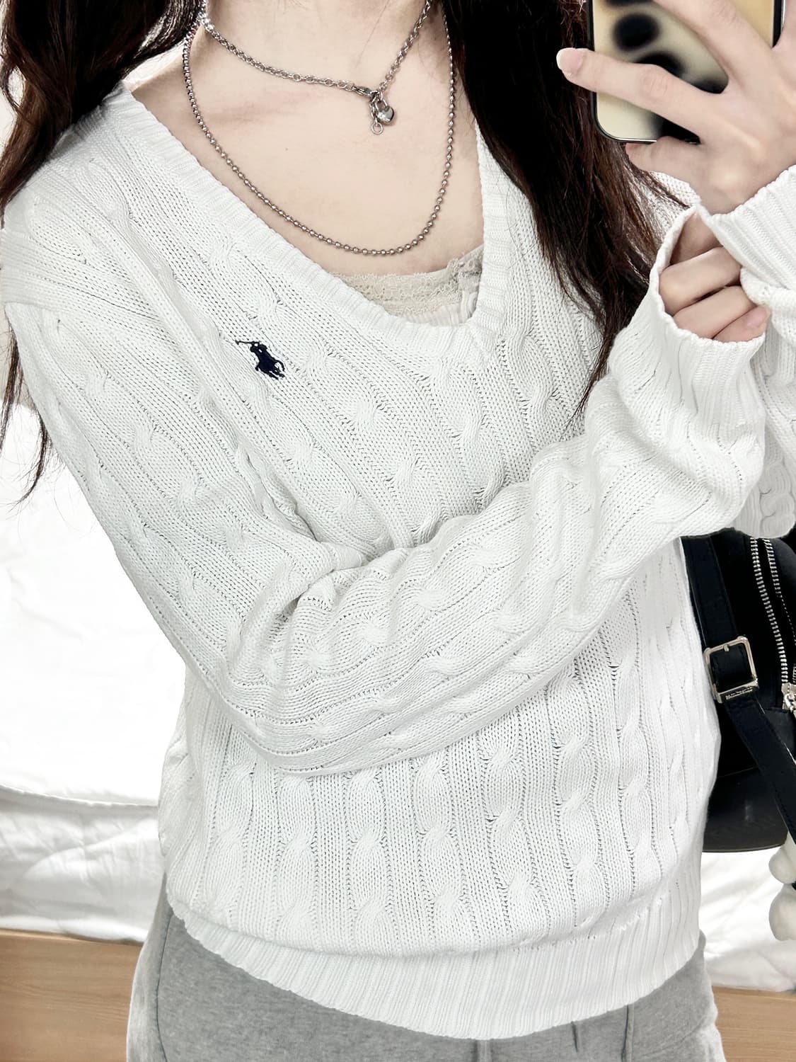 폴로 화이트 브이넥 케이블니트 상품이미지4