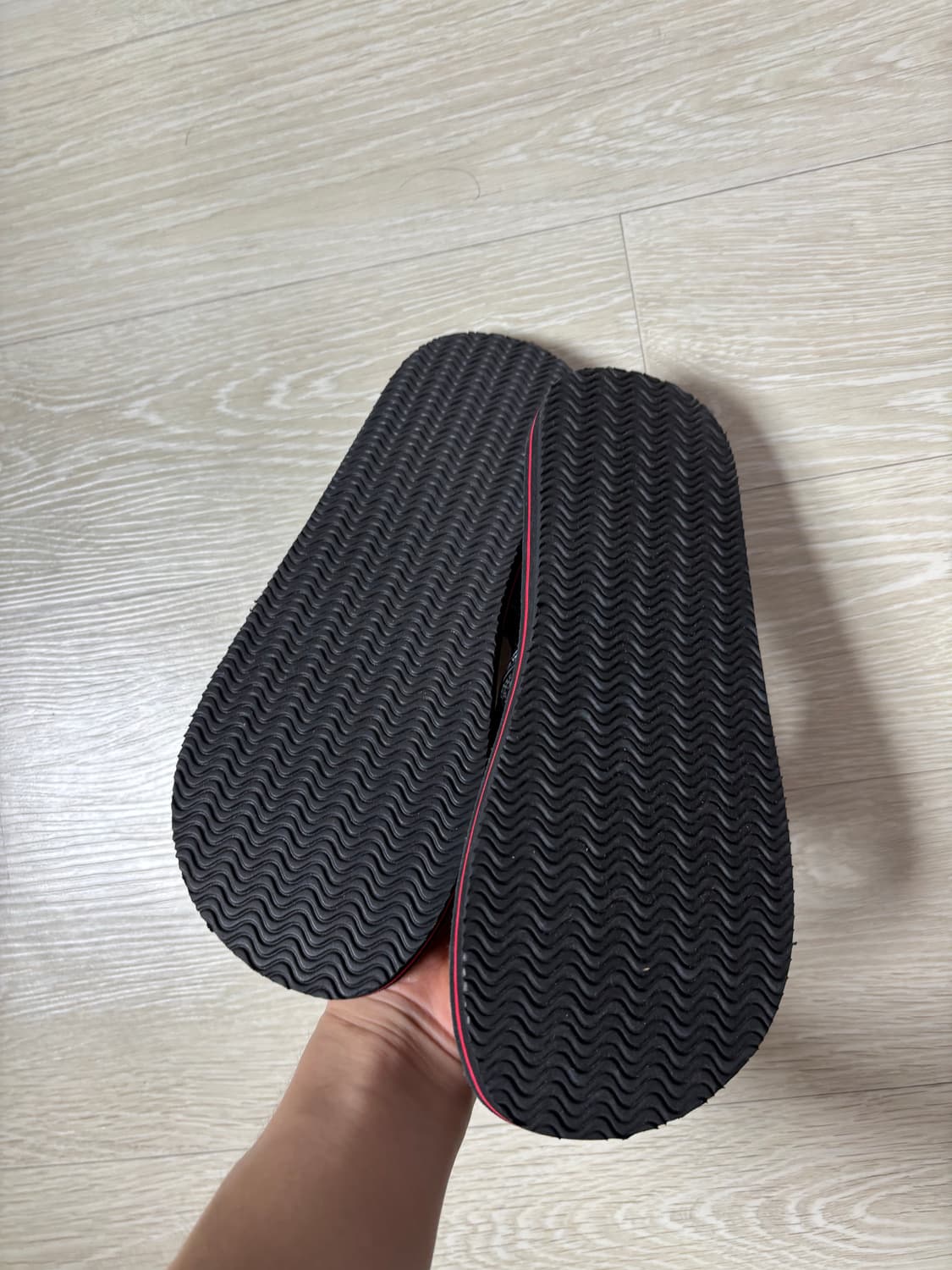 bts 슬리퍼 판매합니다  상품이미지3