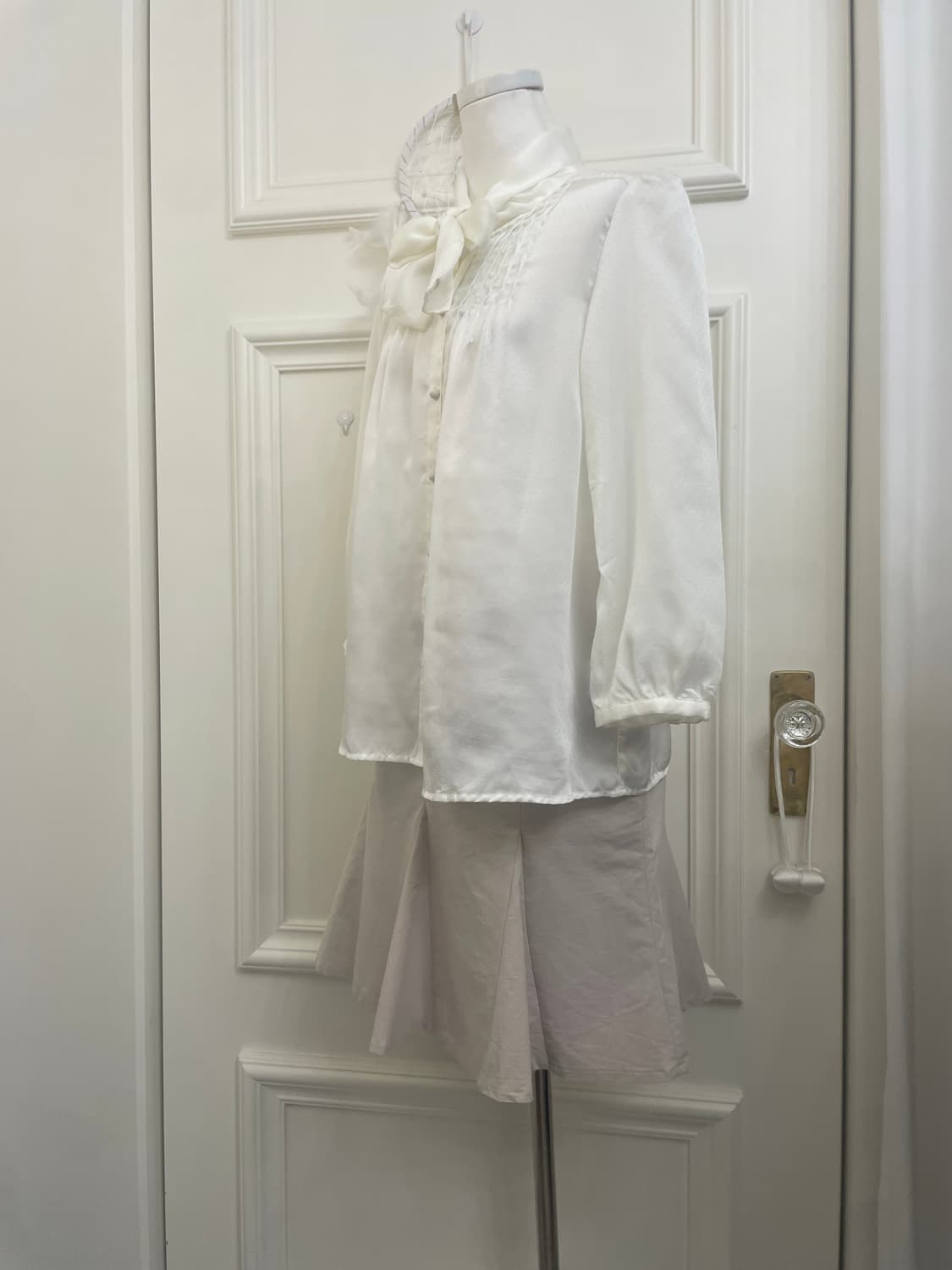 ivory bow point dot lovely blouse 상품이미지2