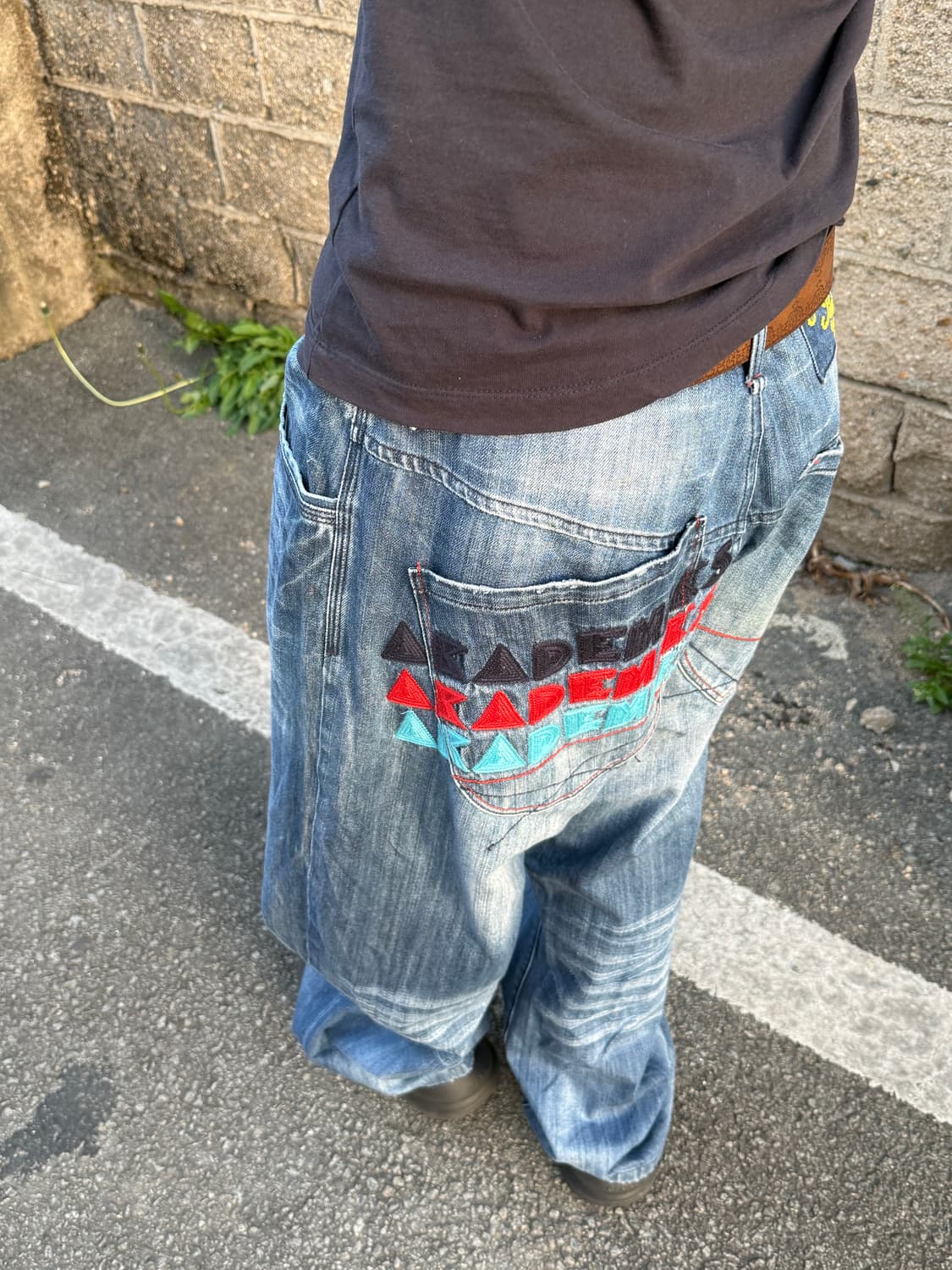 레터링 자수 워싱 데님 팬츠 상품이미지7