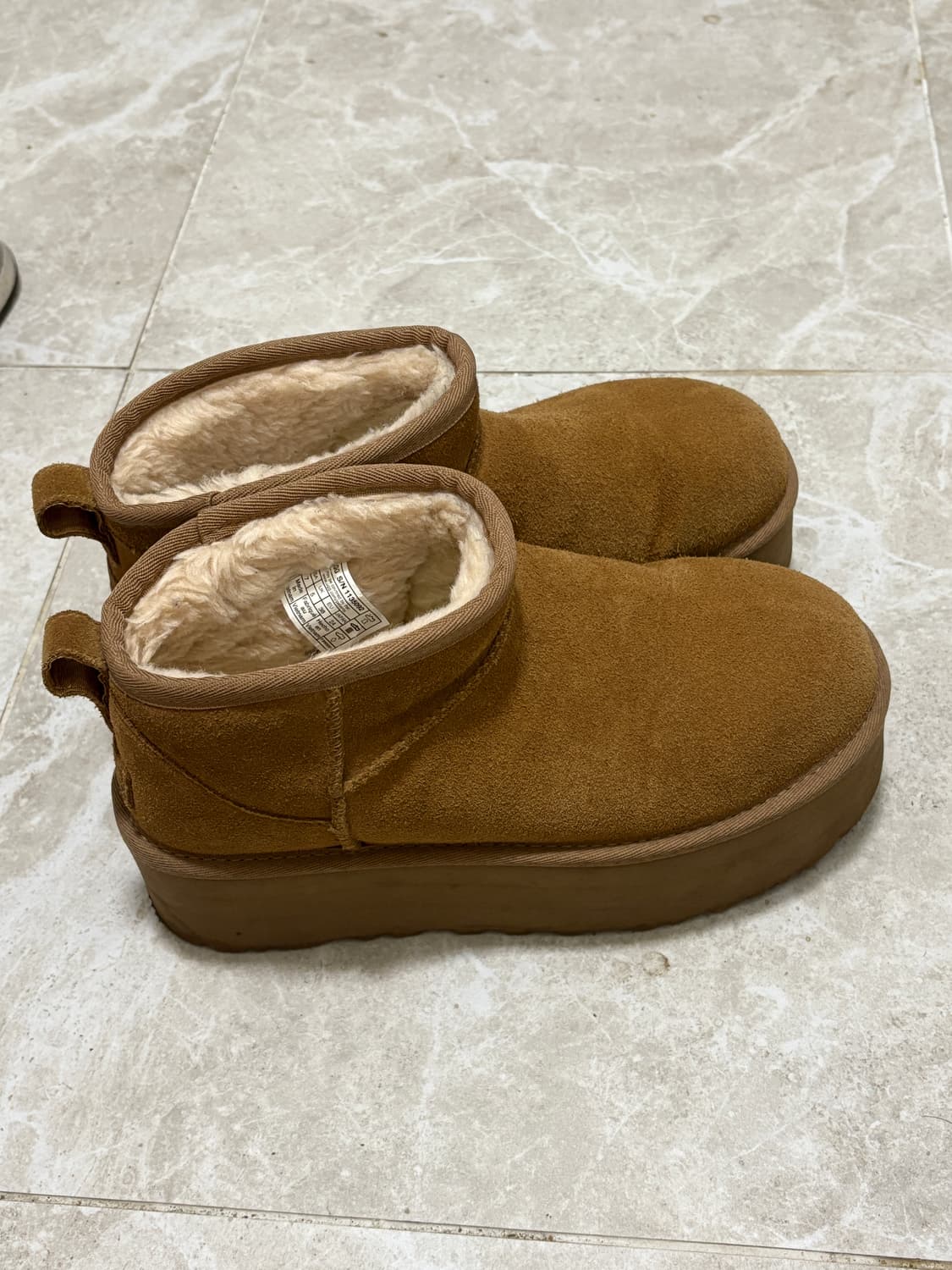 어그 플랫폼 울트라미니 240 상품이미지2