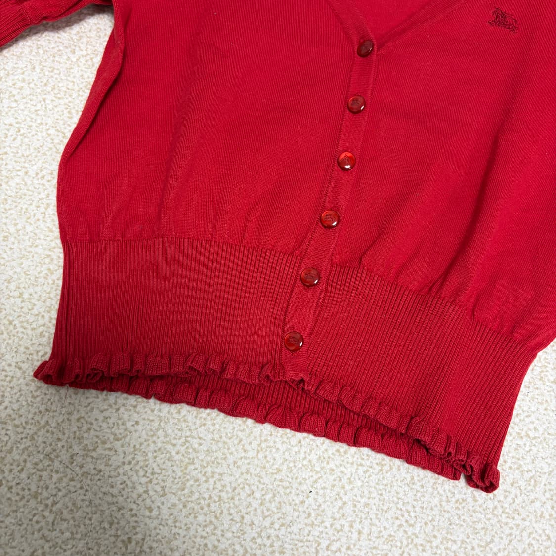 버버리 런던 크롭 반팔 레드 가디건 상품이미지4