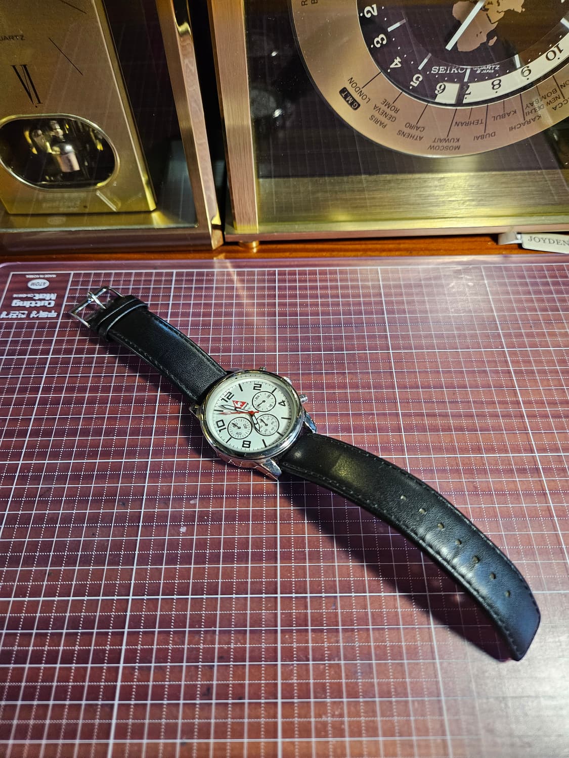 르꼬끄 블랙 가죽 손목시계 쿼츠 상품이미지5