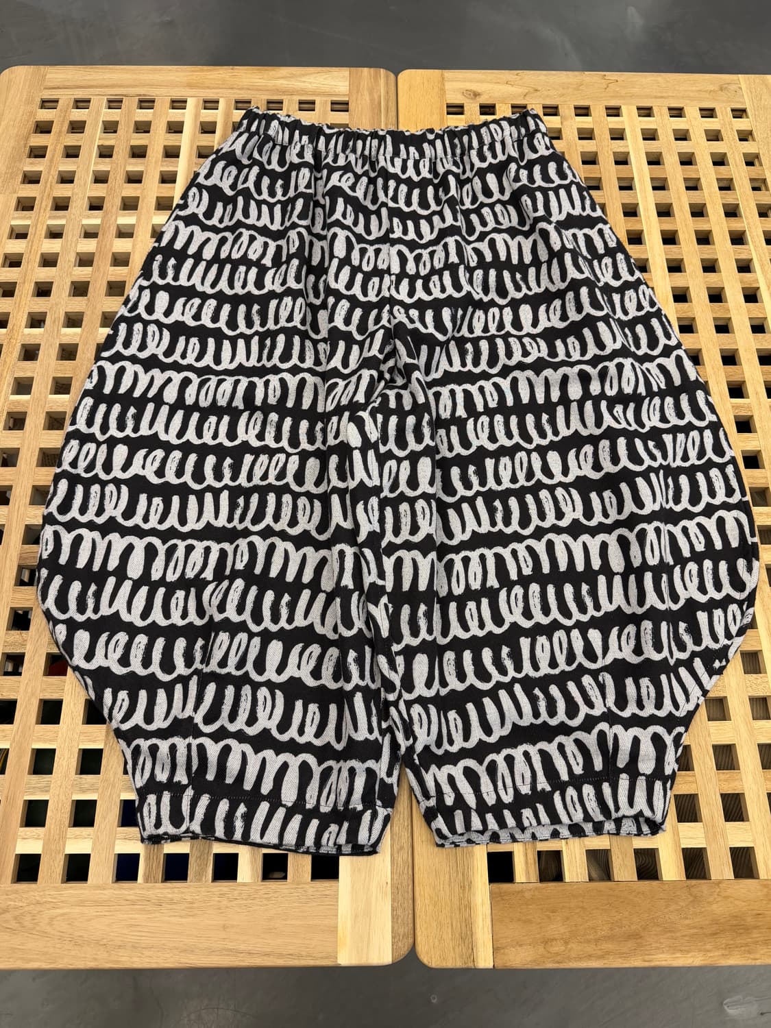 BLACK Comme des Garcons 꼼데가르송 벌룬팬츠 상품이미지1