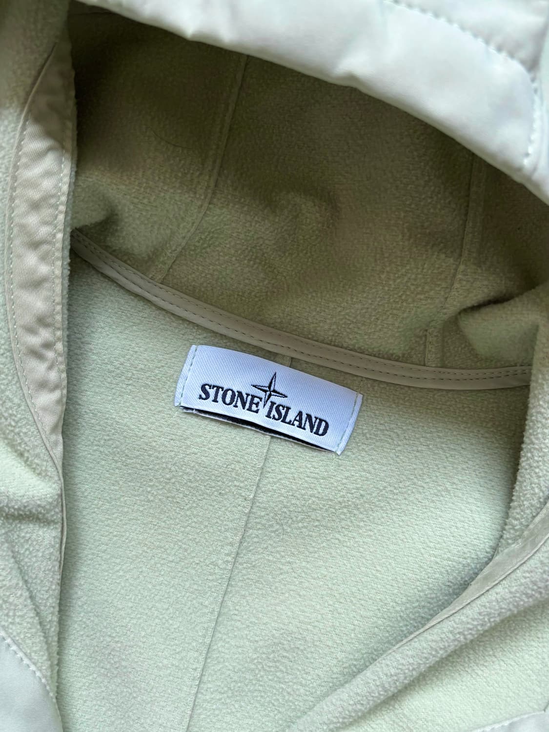 Stone-Island 스톤아일랜드 소프트 쉘 와펜 후드 자켓  상품이미지4