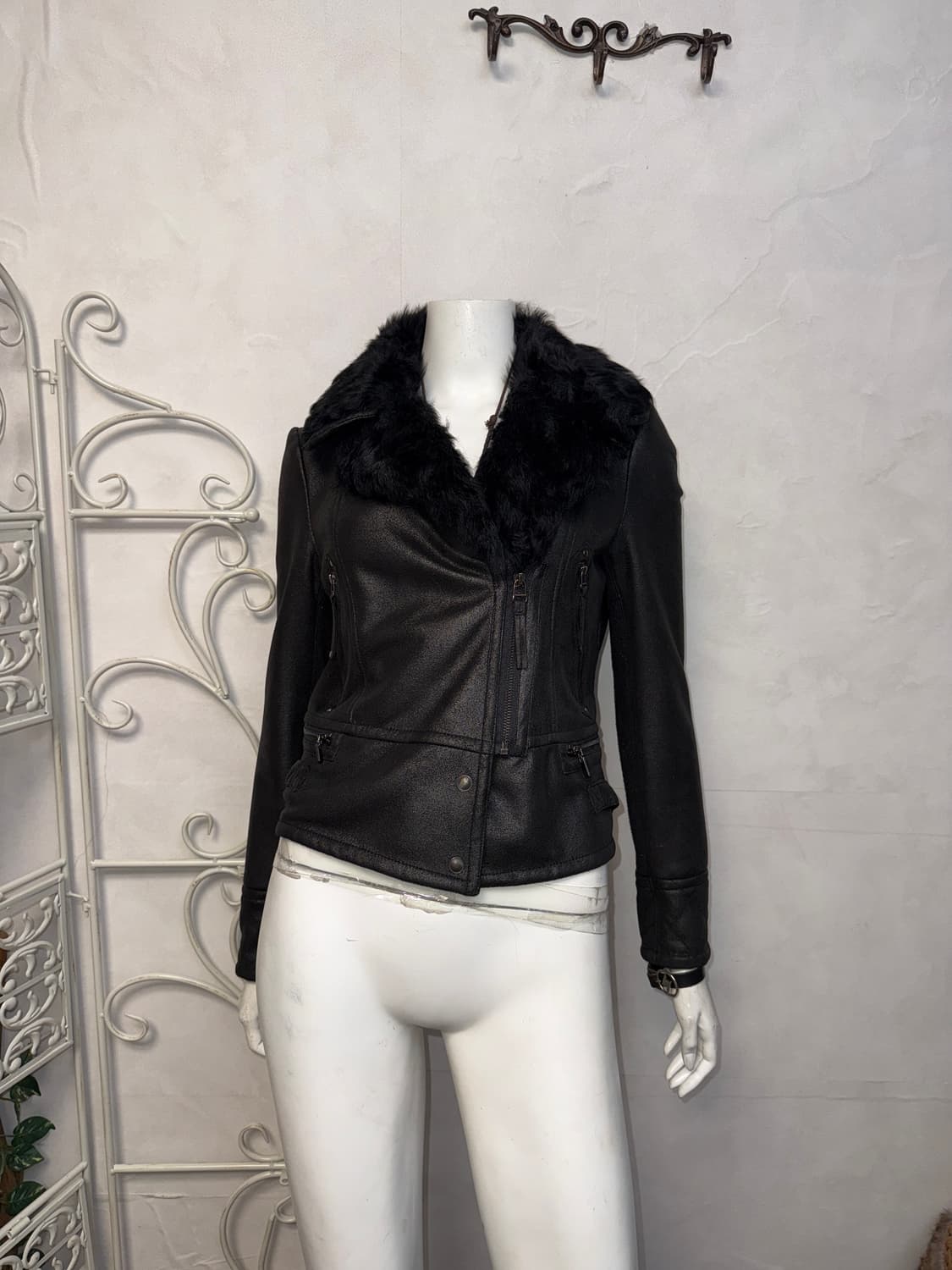 Black lamb fur side buckle mustang 상품이미지5