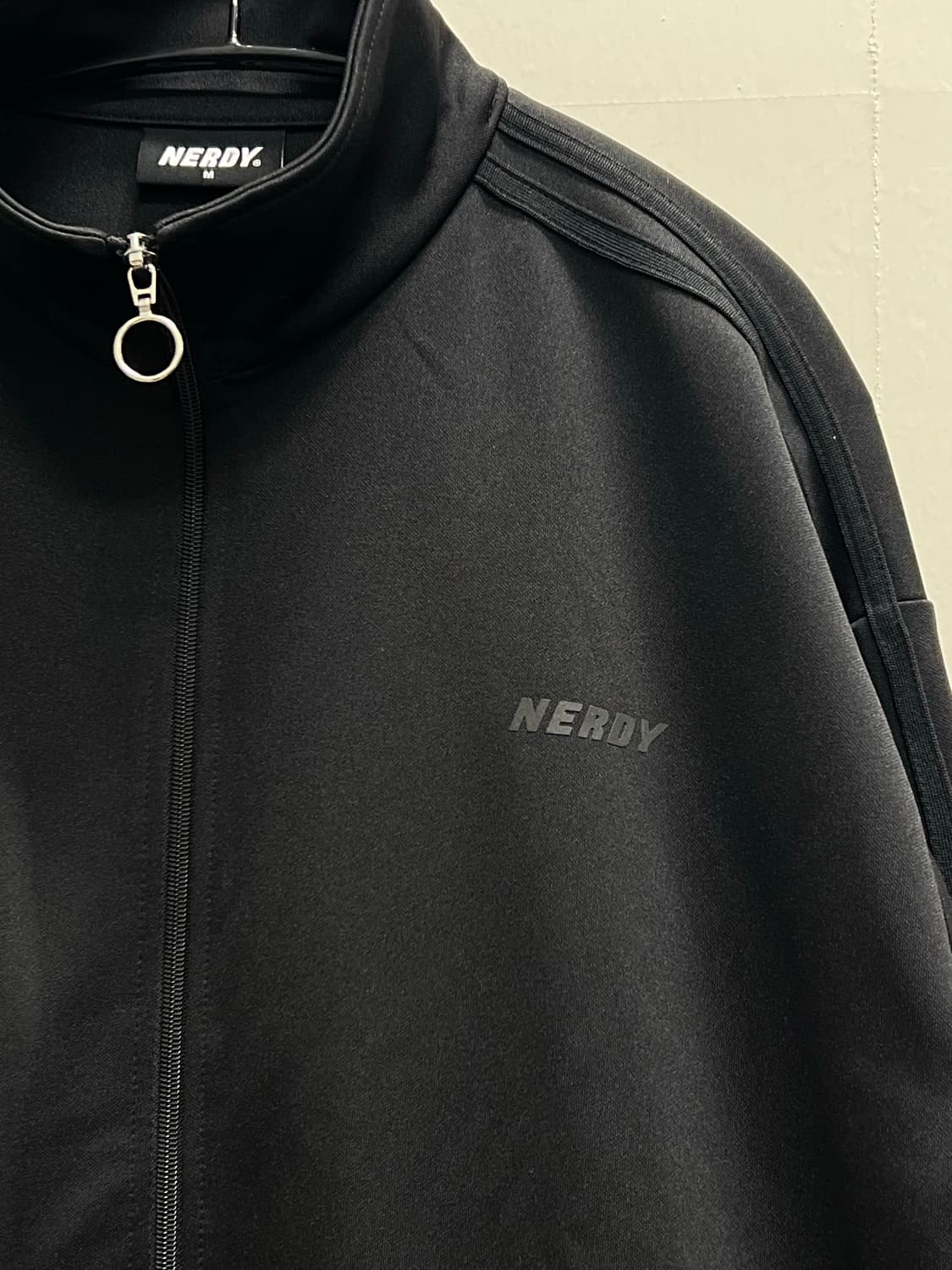 널디 트랙탑 져지 올블랙 상품이미지3