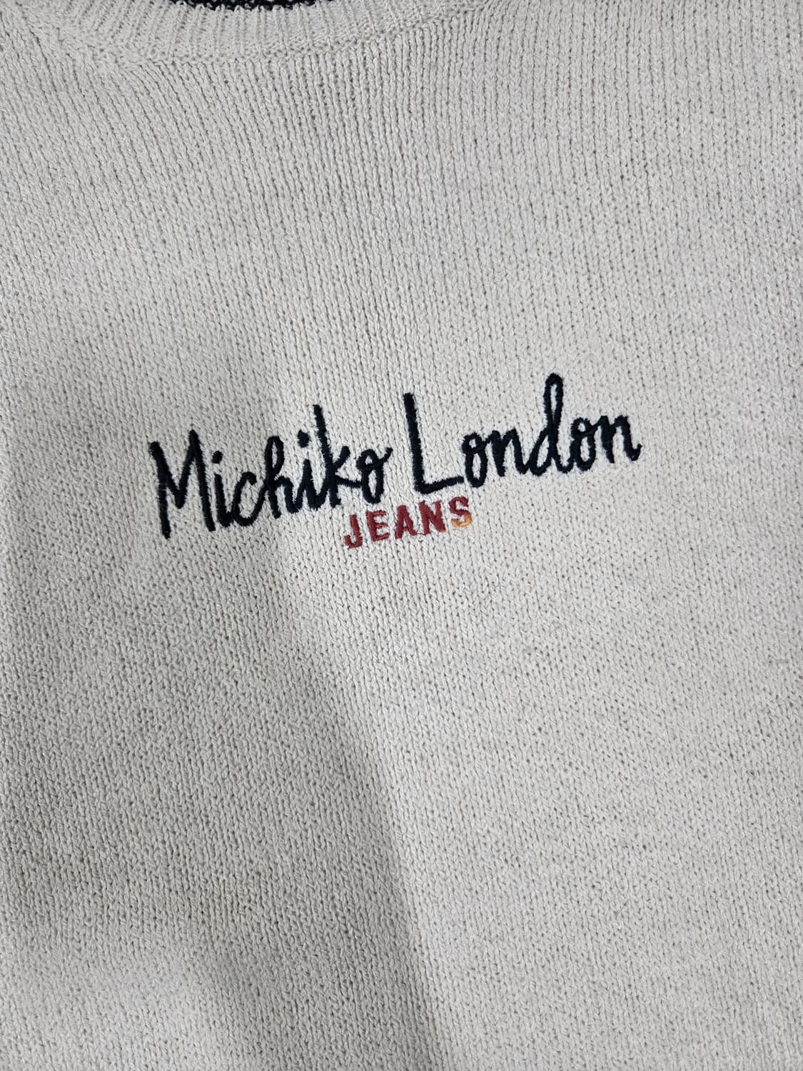 MICHIKO LONDON 크림 화이트 스프링 라운드 니트 상품이미지4