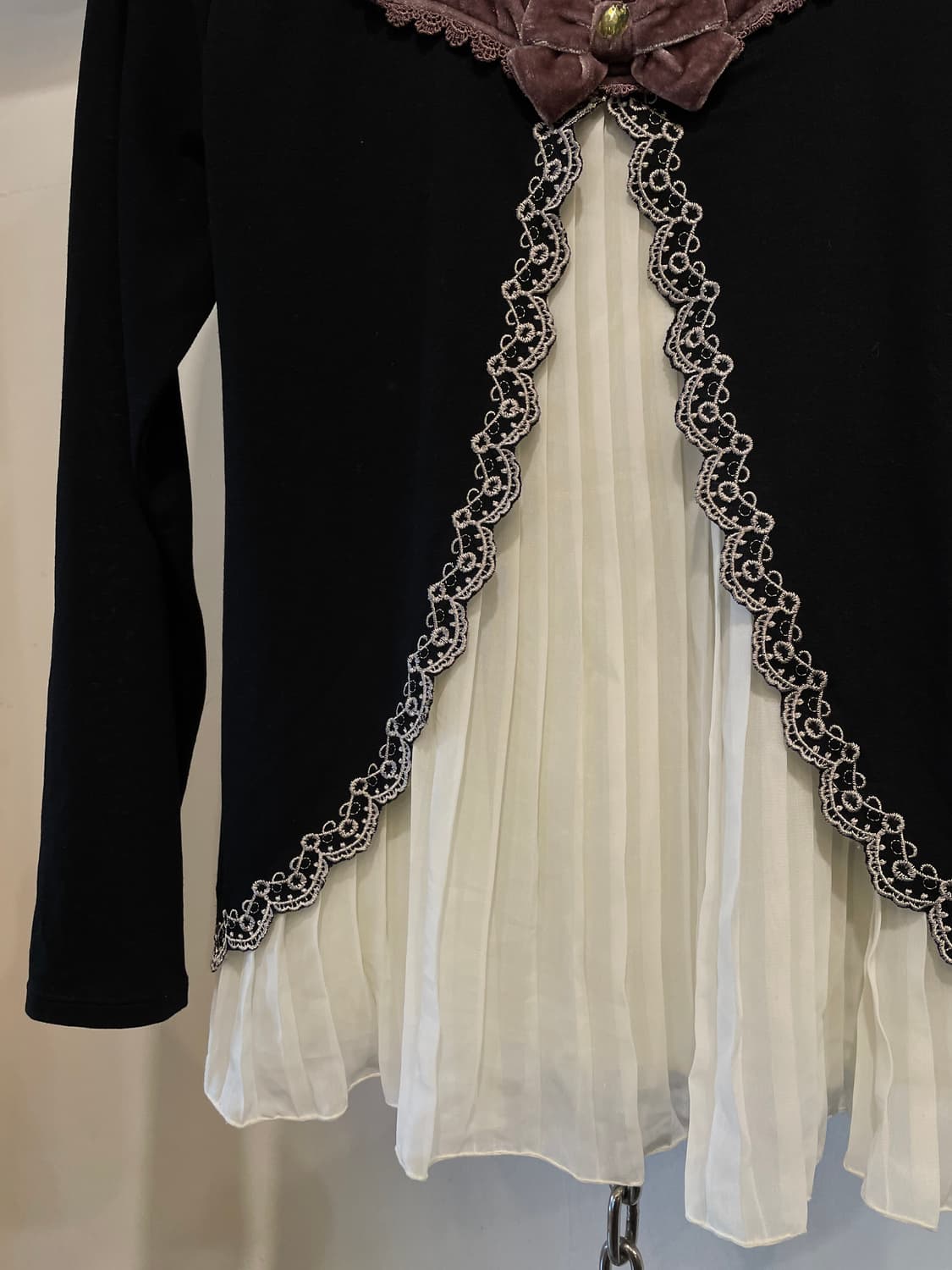 axes femme 엑시즈팜 벨벳 리본 핀턱 레이어드 블랙 롱슬리브 상품이미지4