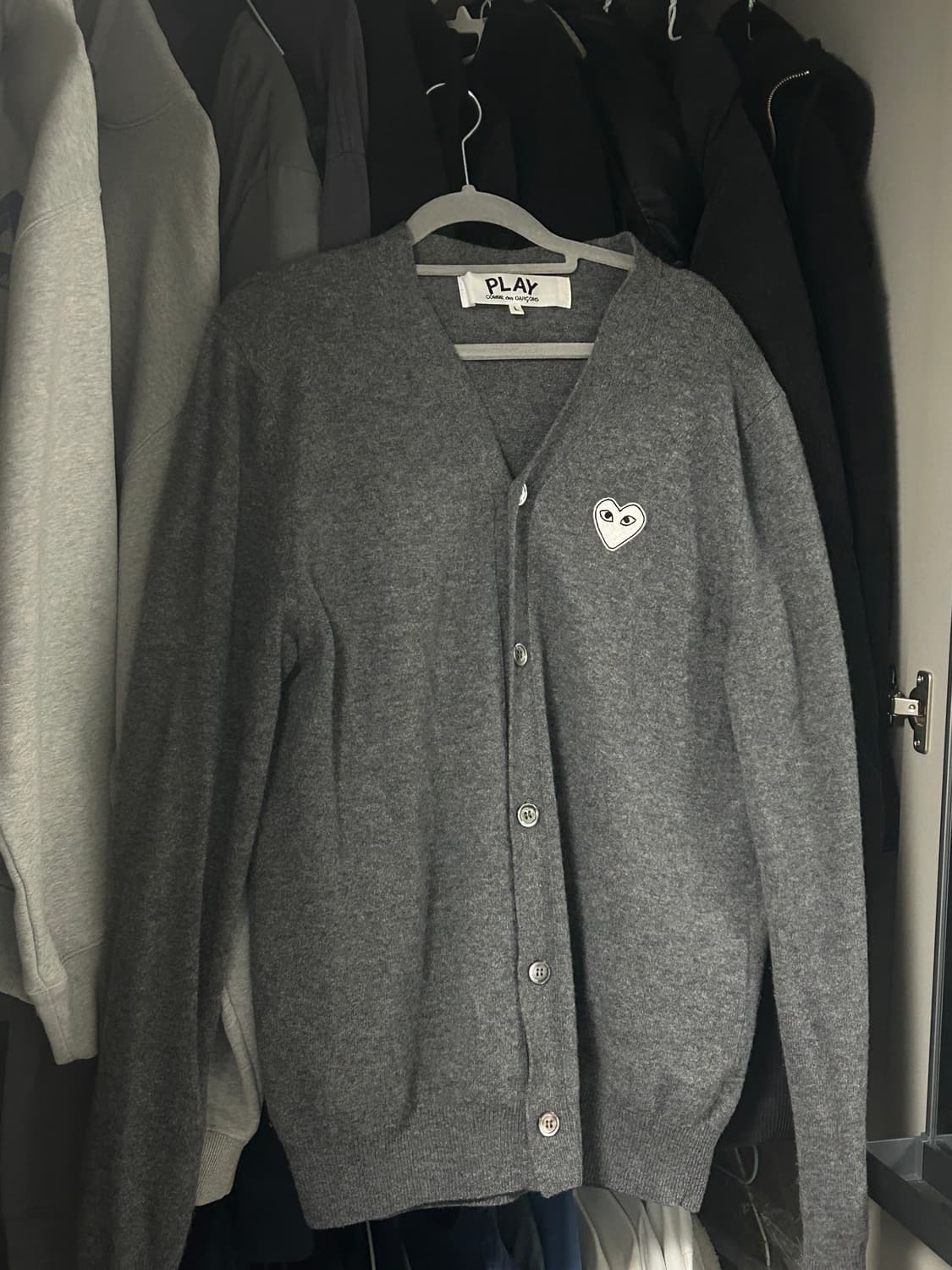 꼼데가르송 화이트 와펜 가디건 다크 그레이 L 상품이미지3