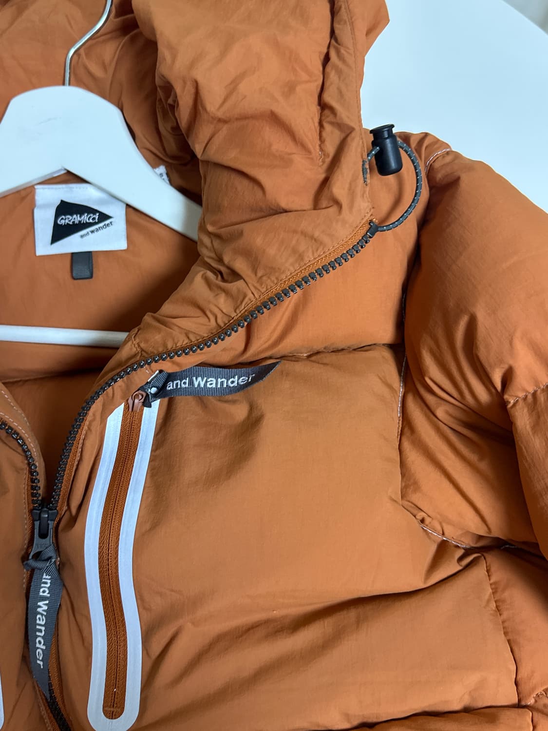 앤드원더X그라미치 오렌지 다운자켓 상품이미지5