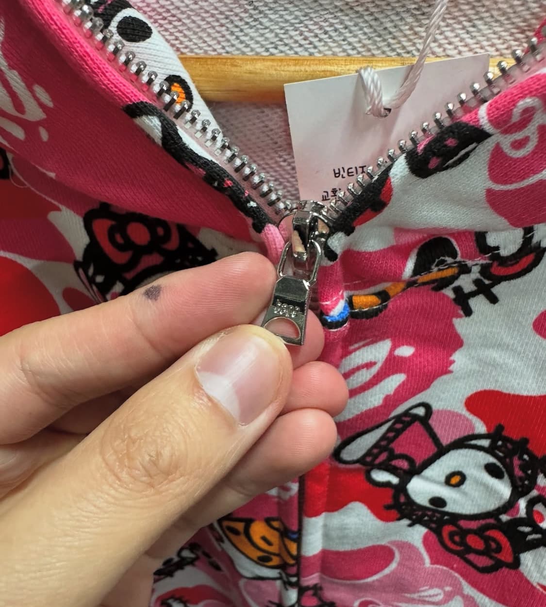 베이프x헬로키티 콜라보 후드집업 상품이미지4