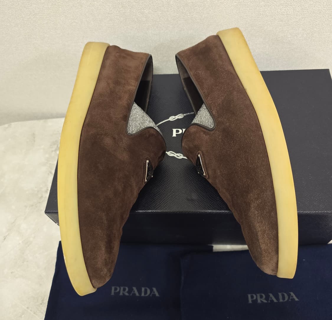 프라다 스웨이드 삼각 로고 로퍼 8사이즈 판매 상품이미지3