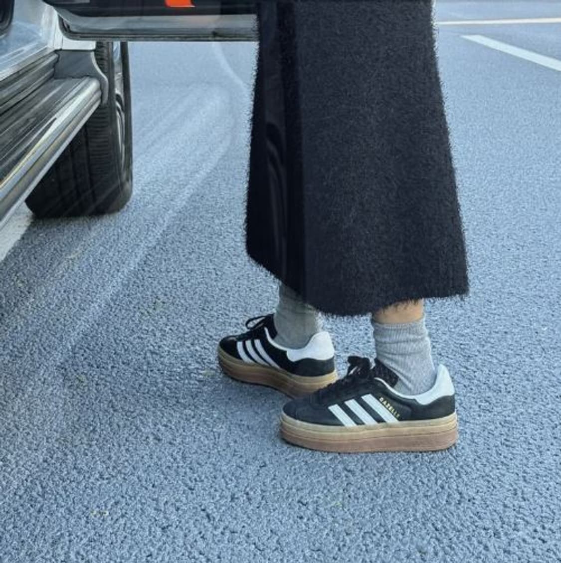 아디다스 x 아트모스 가젤 볼드 코어 블랙 코어 화이트 레더 230 상품이미지2