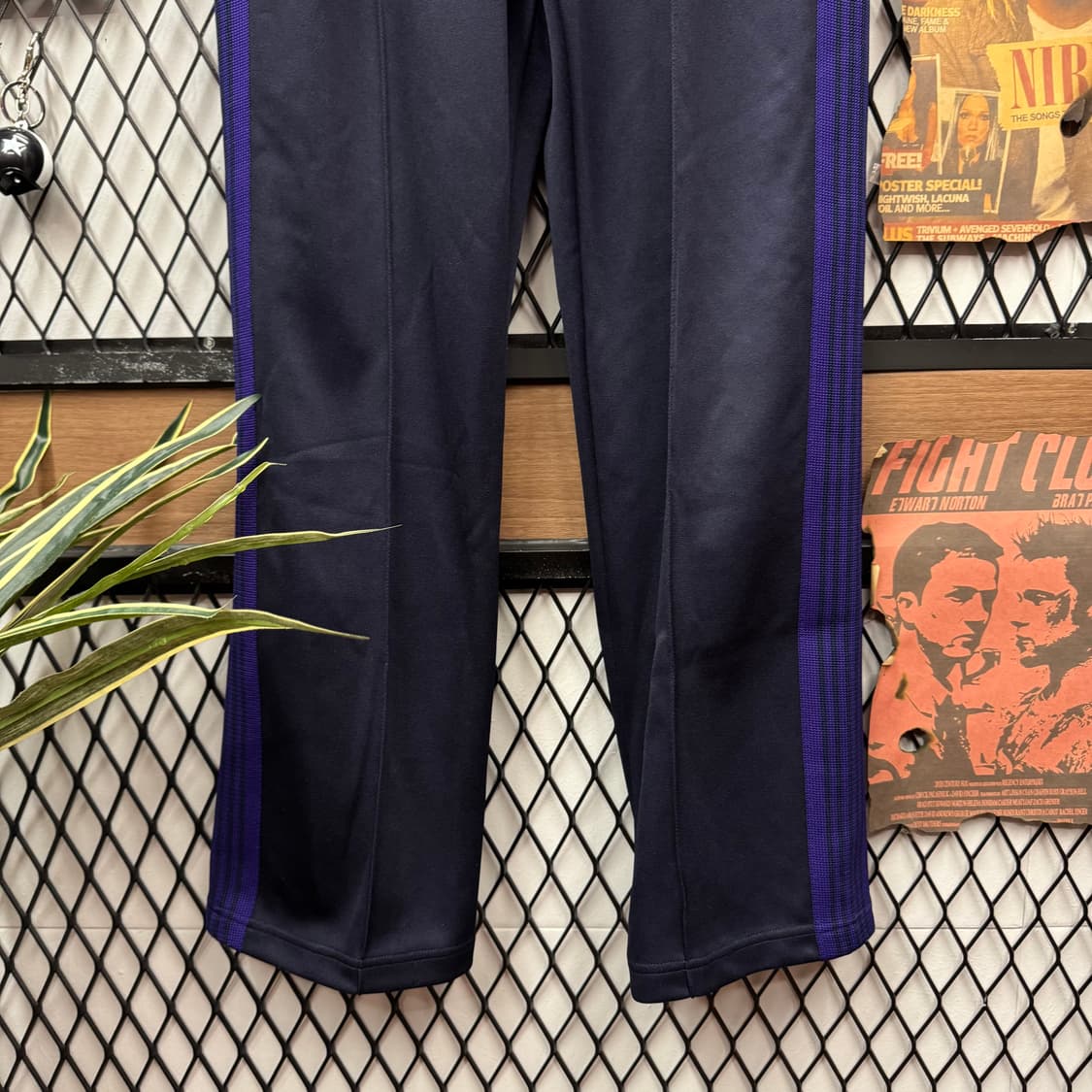 니들스 빈티지 사이드 트랙 팬츠 나비 자수 포인트 퍼플 블랙 배색 상품이미지4