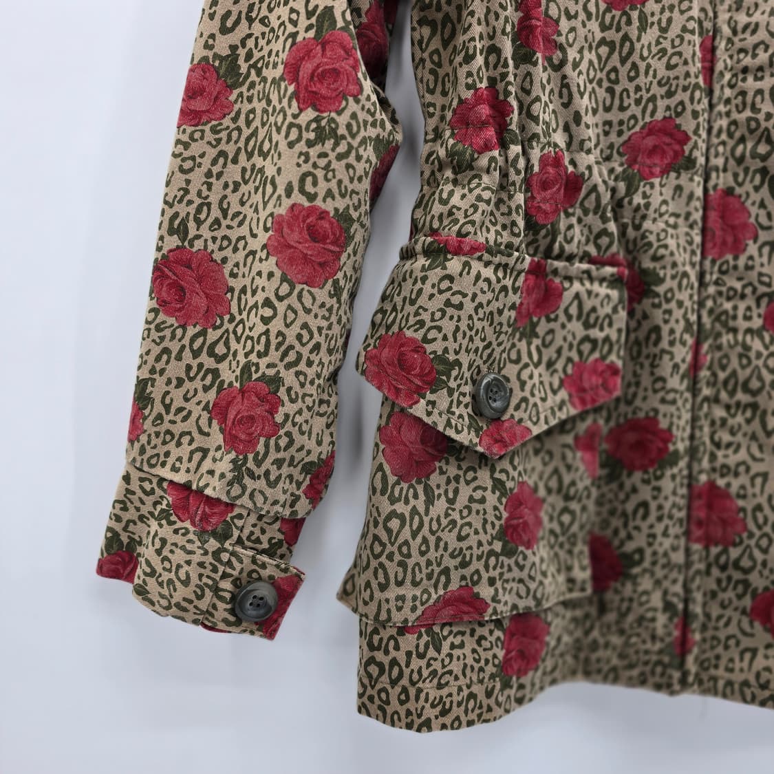 독특한 장미와 레오파드 패턴의 자켓 상품이미지2