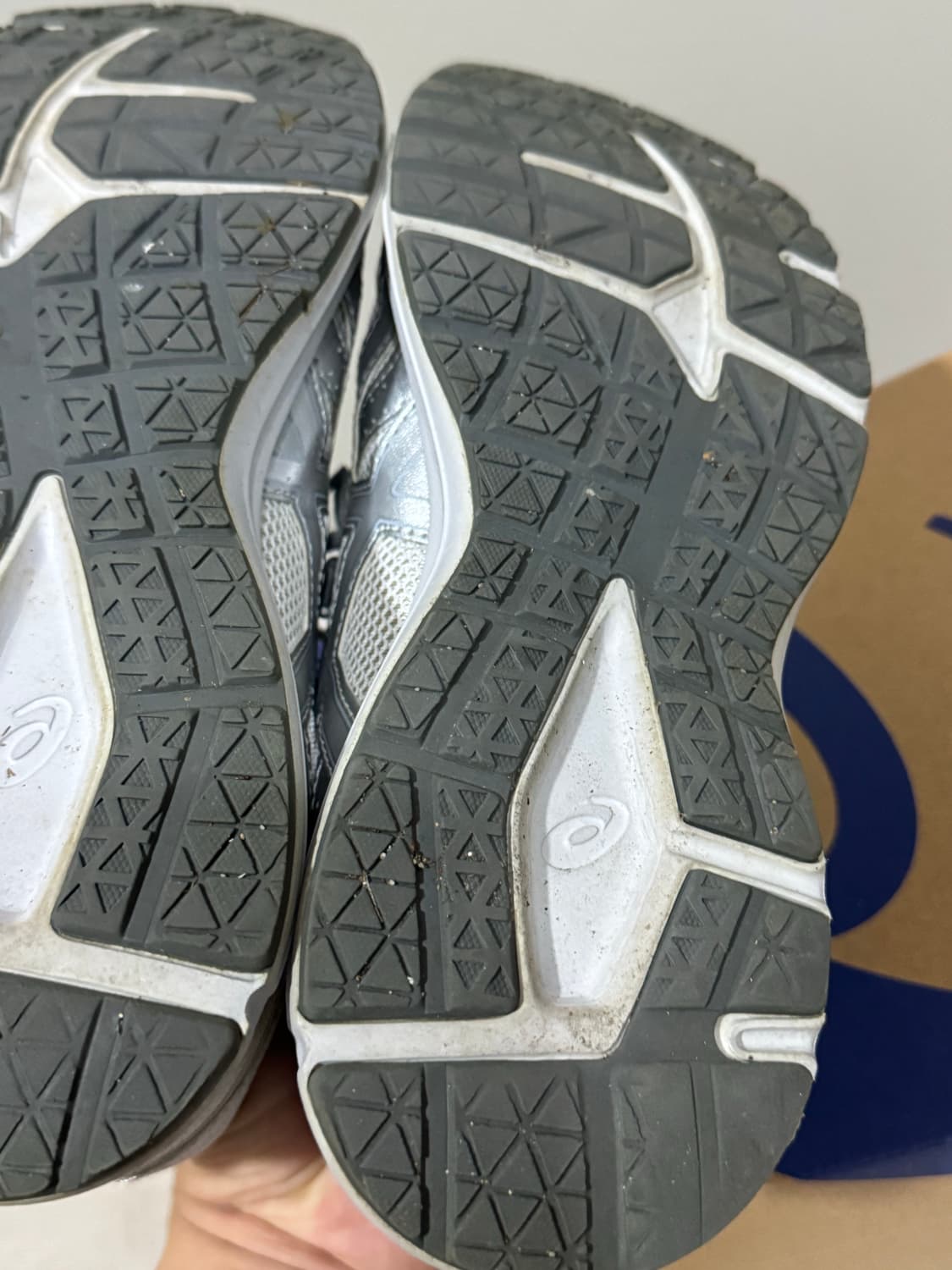 아식스 조그 100S SMU 글레이셔 그레이 앤 퓨어 실버 상품이미지5