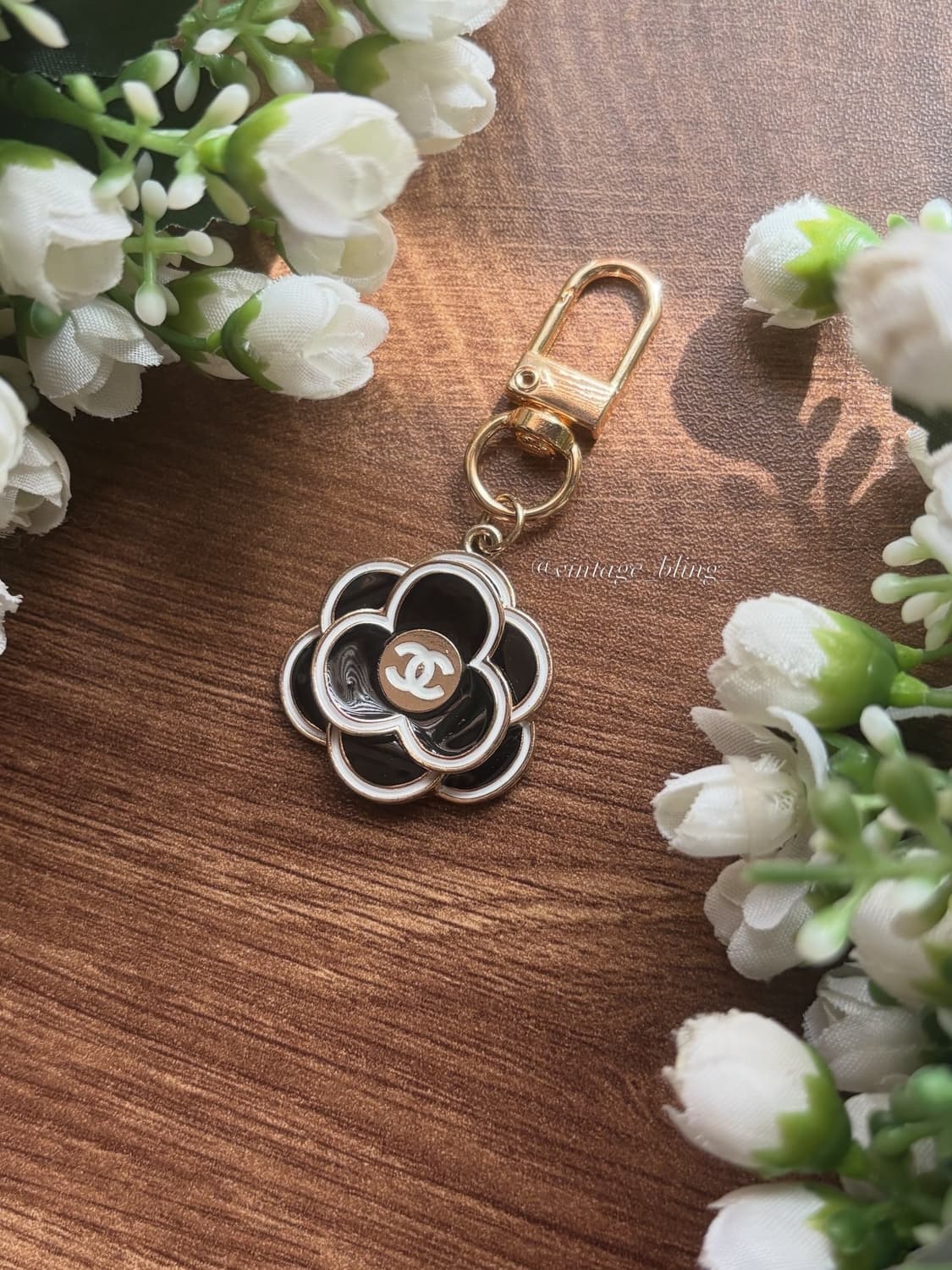 블랙) 샤넬 까멜리아 플라워 골드 백참 키링 키체인 상품이미지1