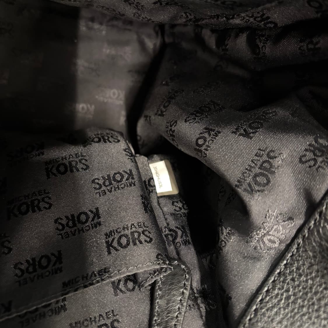 정품 마이클코어스 가죽 투웨이 토트백    상품이미지8