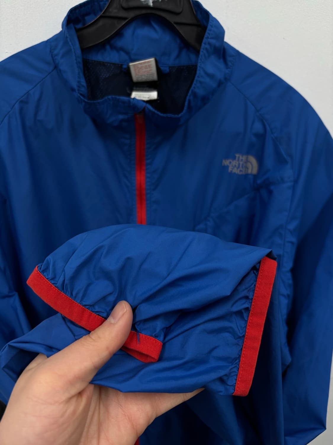 노스페이스 윈드브레이커 상품이미지4