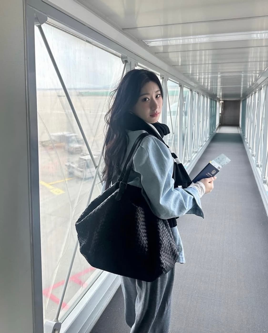 보테가베네타 인트레치아토 체스타 숄더백 라지 판매합니다. 상품이미지9