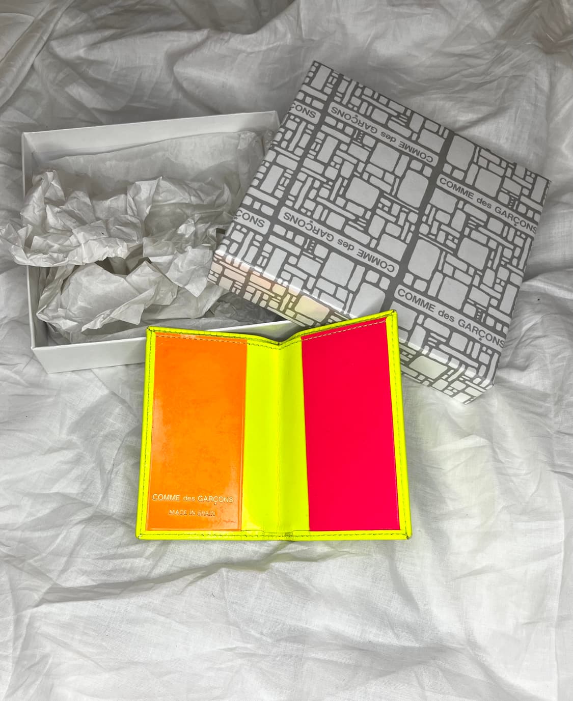 꼼데 데 가르송 네온 컬러 블록 레더 카드 지갑 상품이미지1