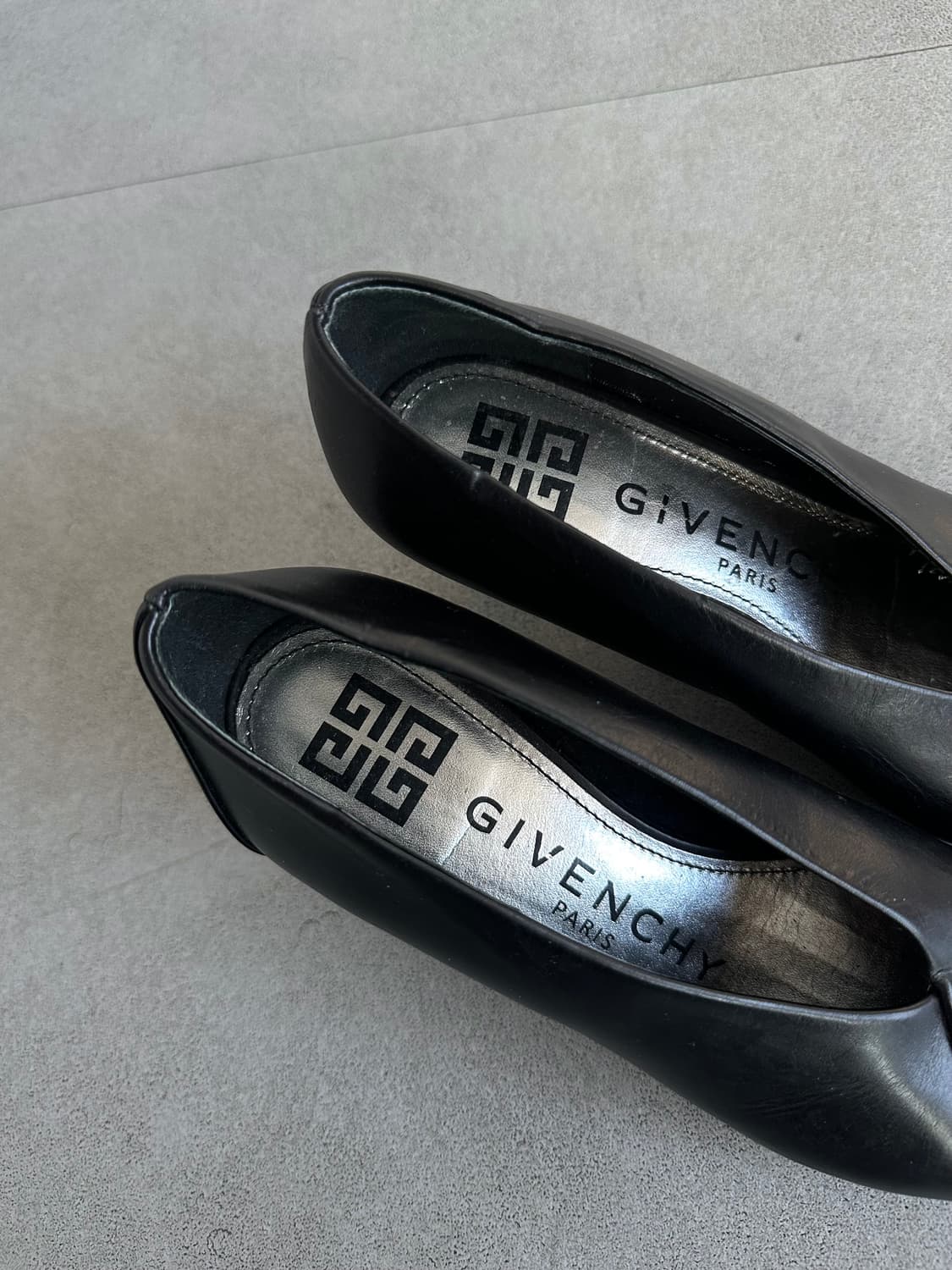 지방시 블랙 레더 나이프 힐 상품이미지7