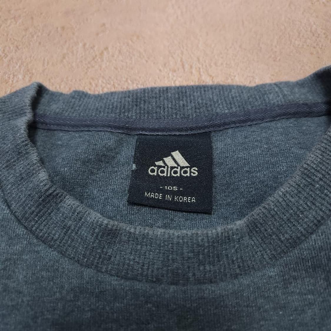  아디다스 삼선 자수 맨투맨 상품이미지3