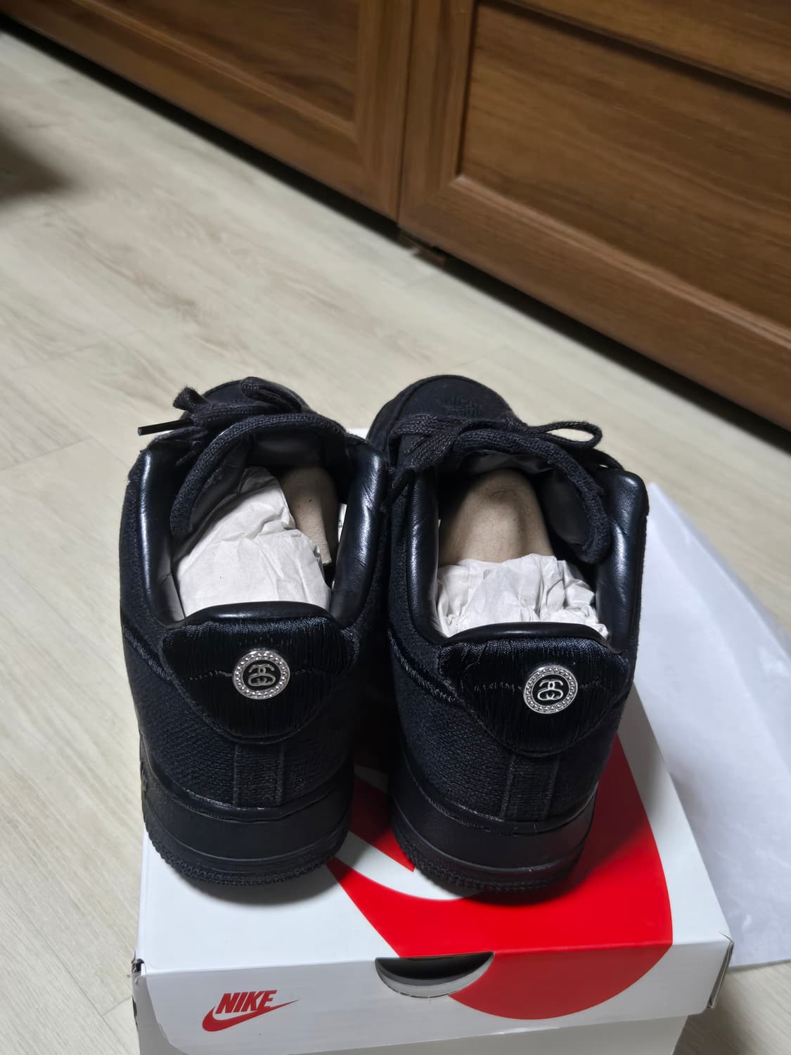 나이키 x 스투시 에어포스 1 로우 트리플 블랙 상품이미지4