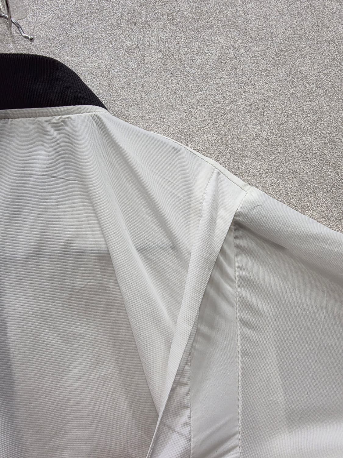 이안폴터디자인 여성 집업 반팔점퍼  24ss 상품이미지8