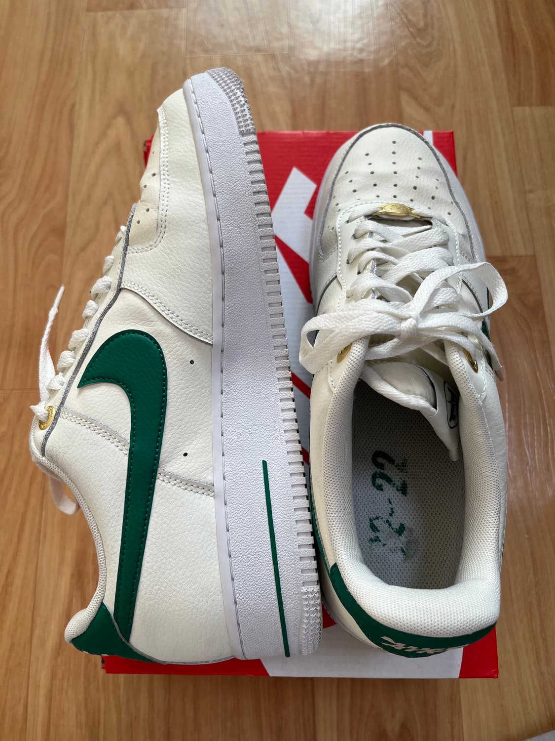 나이키 에어포스1 40주년 세일 말라카이트 270 / 상태좋아요 상품이미지5