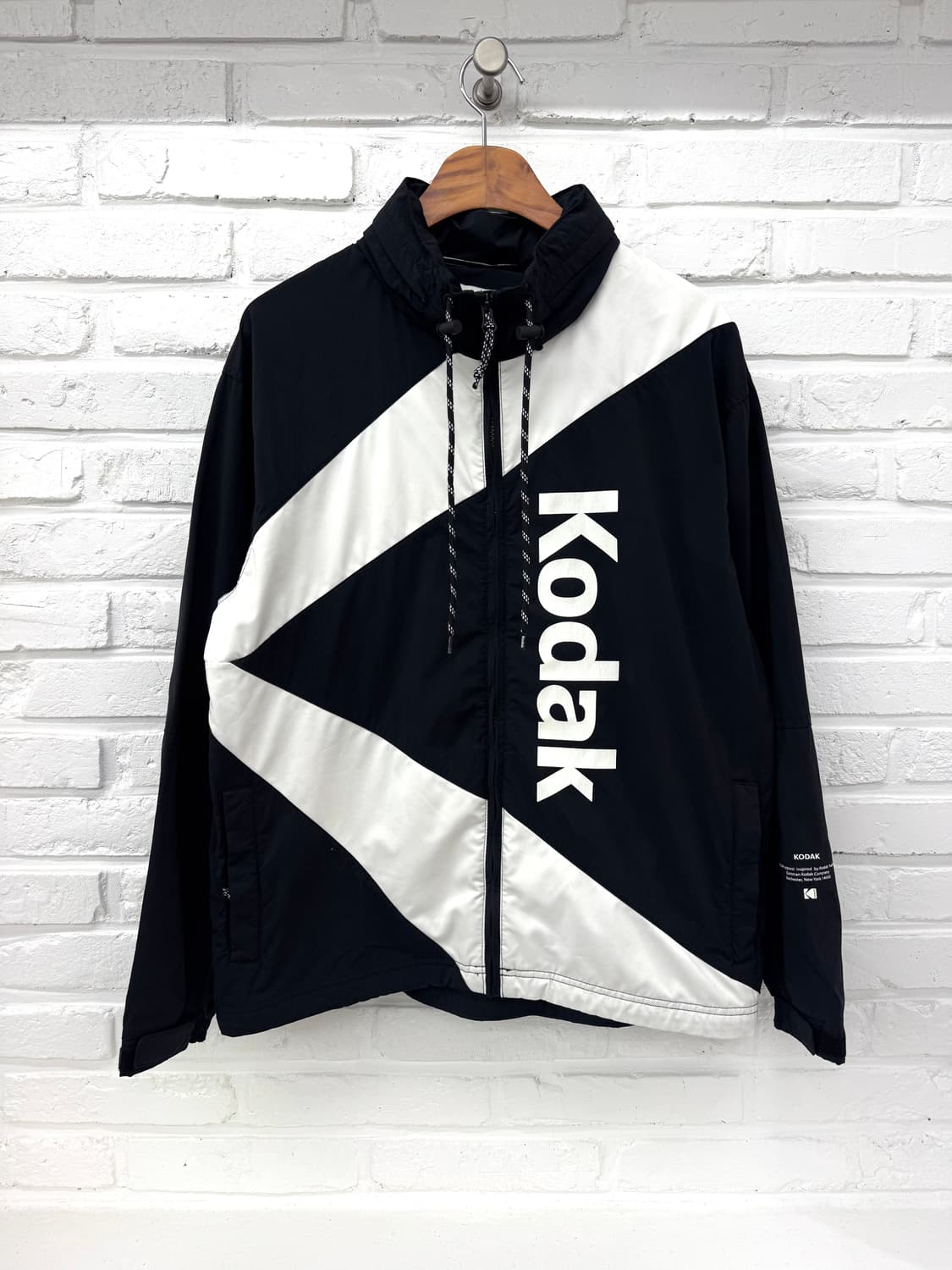 코닥 블랙 바람막이 상품이미지3