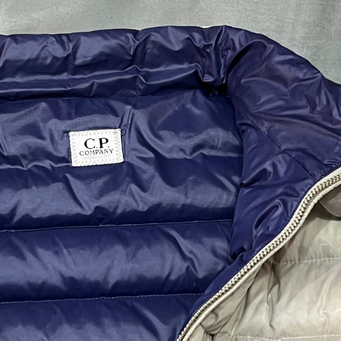  cp컴퍼니 경량 패디드 자켓 y15561 상품이미지6