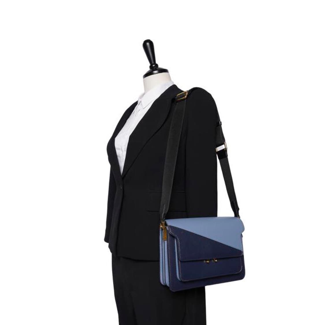 (중고) 마르니 네이비 블루 카프스킨 트렁크 미듐 숄더백 상품이미지4