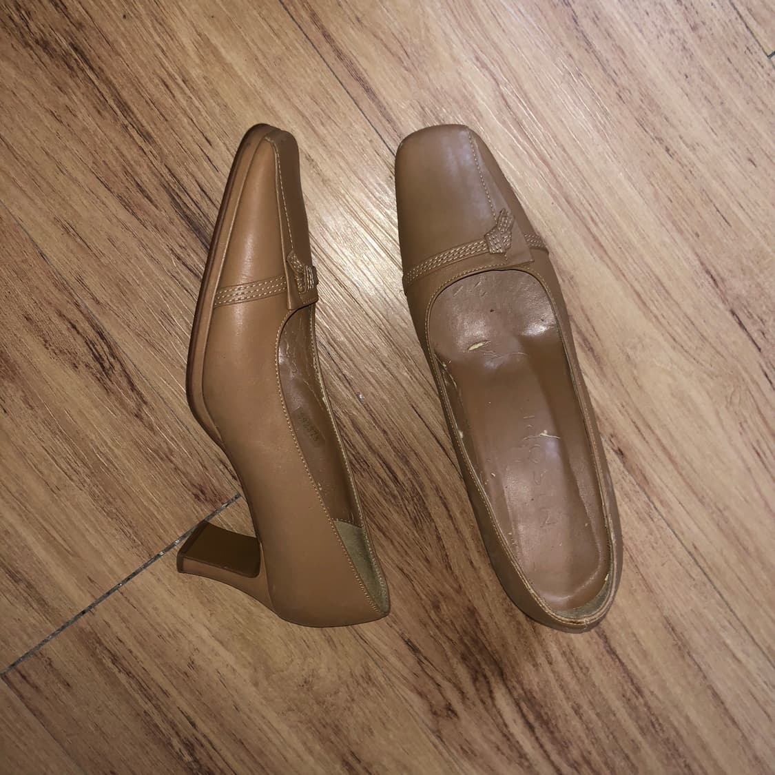 Misope beige heels 💂🏻‍♀️  상품이미지4